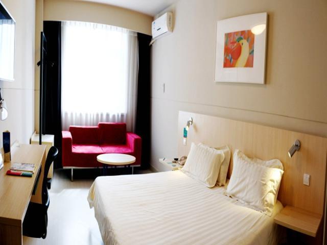 Jinjiang Inn Changchun Hongqi Street Екстер'єр фото