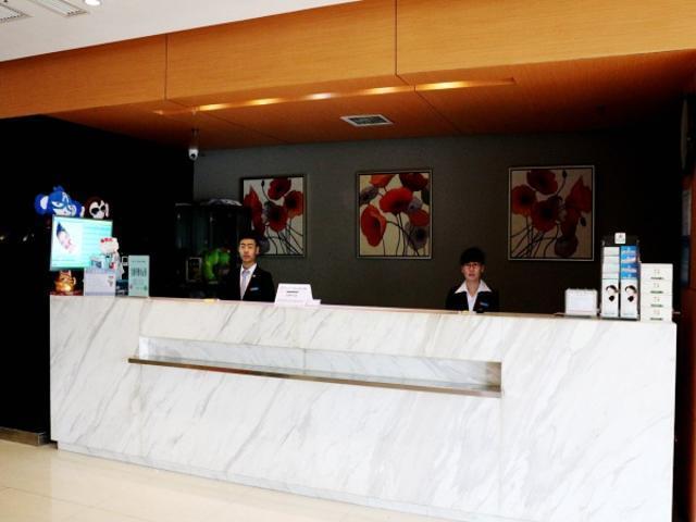 Jinjiang Inn Changchun Hongqi Street Екстер'єр фото